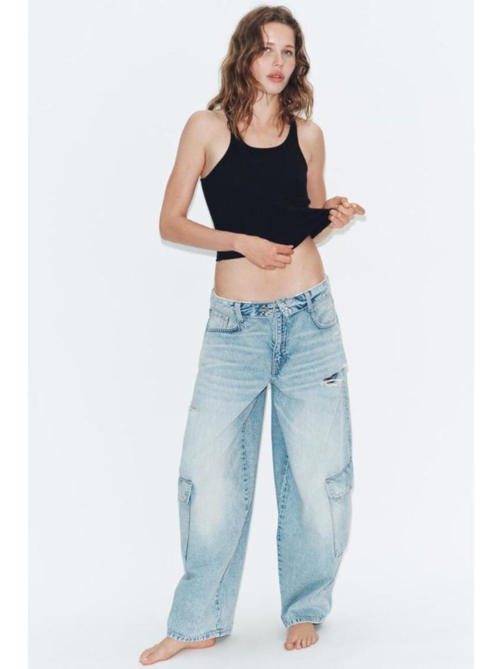 ZARA TRF OVERSIZED MID-RISE RIPPED CARGO JEANS - Picture 2 of 8